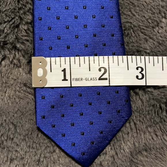 EUC Men’s J Crew Royal Blue/Black Dots Silk Tie - Picture 6 of 6